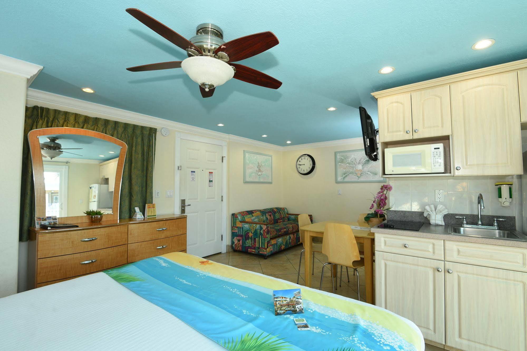 Bay Palms Waterfront Resort - Hotel And Marina St. Pete Beach Extérieur photo