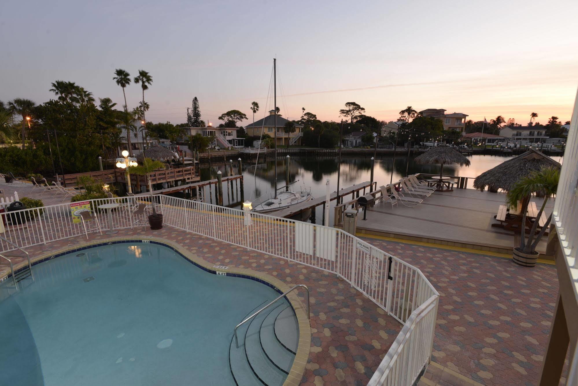 Bay Palms Waterfront Resort - Hotel And Marina St. Pete Beach Extérieur photo