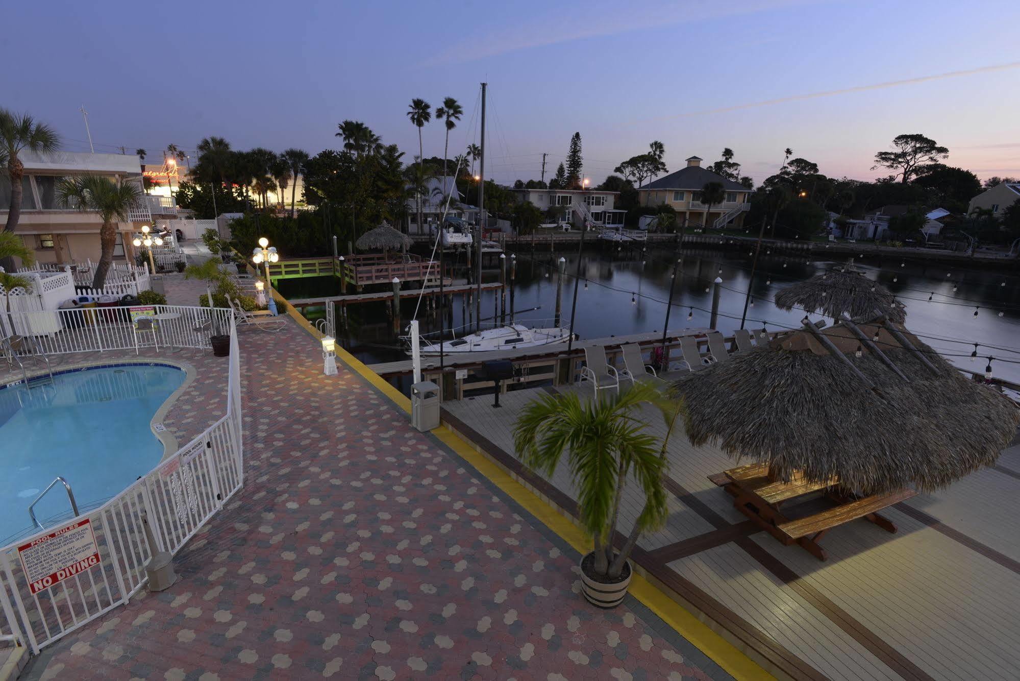 Bay Palms Waterfront Resort - Hotel And Marina St. Pete Beach Extérieur photo