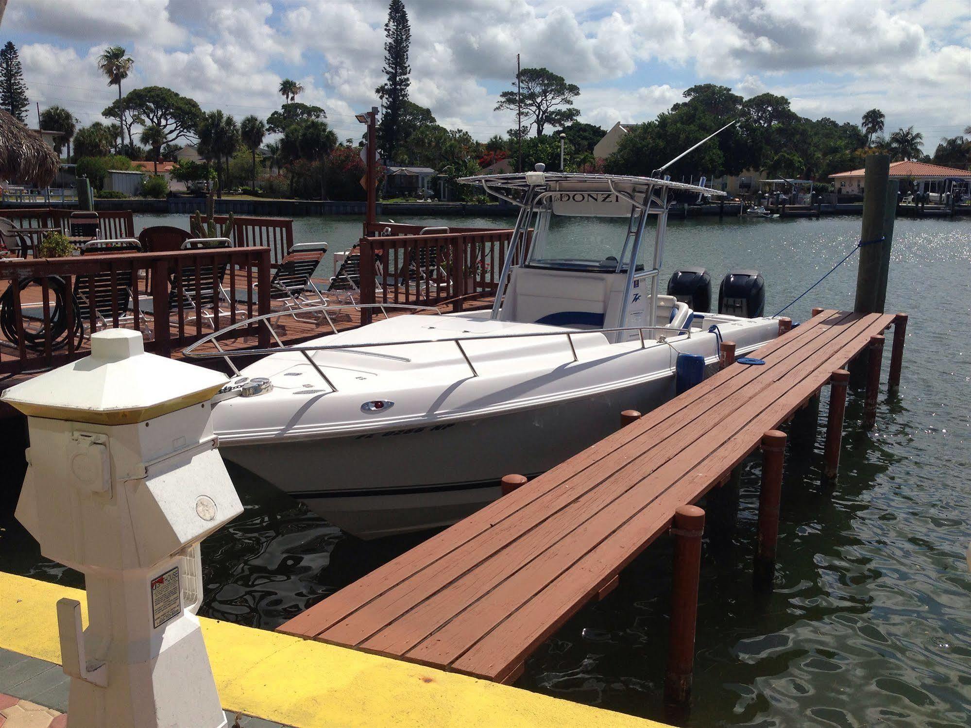 Bay Palms Waterfront Resort - Hotel And Marina St. Pete Beach Extérieur photo